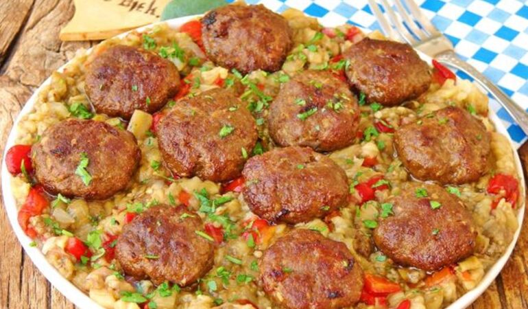 KÖFTELİ PATLICAN SÖĞÜRME