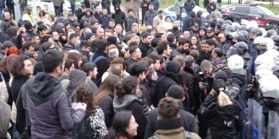 Kocaeli Üniversitesi’ndeki eylemde 2 kişi yaralandı, 6 kişi gözaltına alındı!