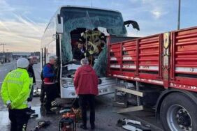 Kütahya'da feci kaza! Yolcu otobüsü TIR'a çarptı Çok sayıda yaralı