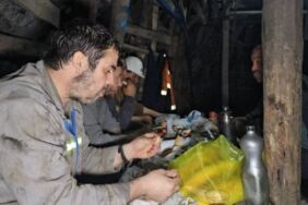 Madenciler, ilk sahuru yerin 120 metre altında yaptı