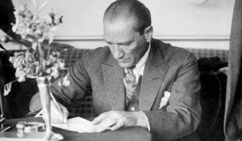 Mustafa Kemal Atatürk’ün görsel sanat alanında yaptığı değişimler