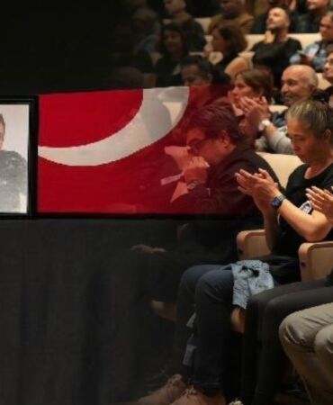 Oyuncu Şinasi Yurtsever'e son veda... Sevenleri yasa boğuldu