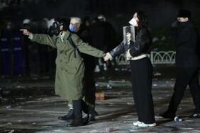 Protestolara katılan üniversite öğrencilerine şafak baskını!