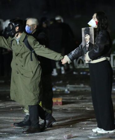 Protestolara katılan üniversite öğrencilerine şafak baskını!