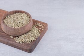 Rezene tohumunun faydaları nelerdir Rezene tohumu tüketmenin avantajları ve etkileri