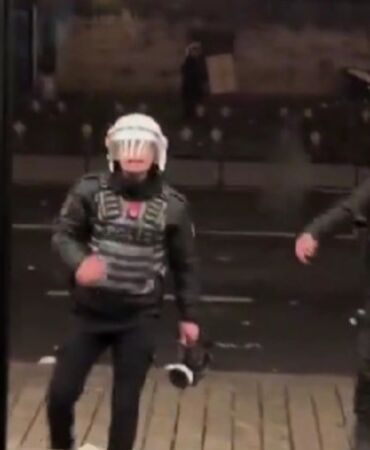 Saraçhane’de gerilim tırmandı Polis otele sığınan eylemcilere 'Gel lan, çıkın dışarı' diye bağırdı