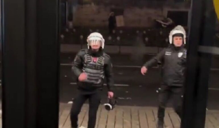 Saraçhane’de gerilim tırmandı Polis otele sığınan eylemcilere 'Gel lan, çıkın dışarı' diye bağırdı