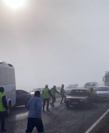 Tekirdağ'da yoğun sis! 4 araç birbirine girdi Yaralılar var