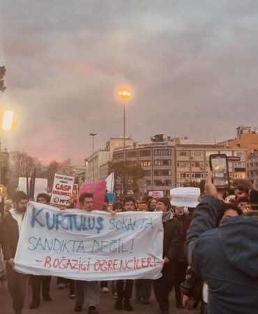 Türkiye ayakta Ekrem İmamoğlu gözaltına alındı, sokaklar dolup taştı! İşte il il protestolar...
