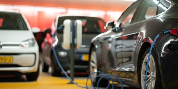 Hızla büyümeye devam ediyor: Elektrikli araç satışında rekor!