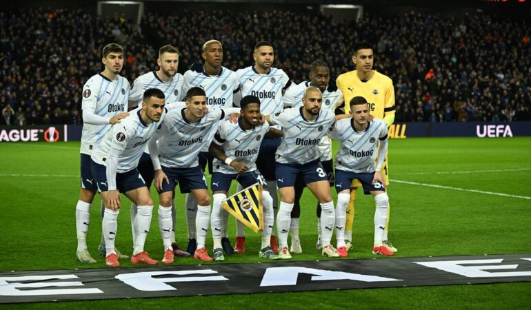 Fenerbahçe yıldız isim ile yollarını ayırdı: TFF’ye bildirildi!