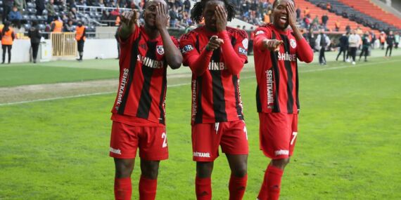 Selçuk İnan’lı Gaziantep FK, Arda Turan’lı Eyüpspor’u devirdi!