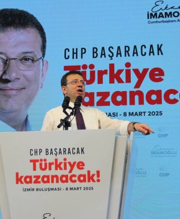 İMAMOĞLU, CUMHURBAŞKANLIĞI ADAYLIĞI İÇİN İZMİR'DEN YOLA ÇIKTI