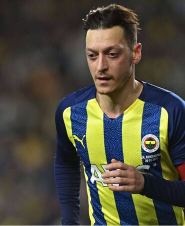 mesut özil