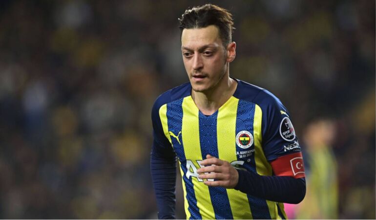 mesut özil