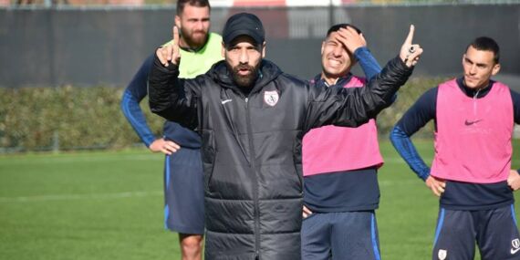 Yeni takımı herkesi şaşırttı: Teknik Direktör Olcay Şahan 37 yaşında yeniden futbolcu oldu!