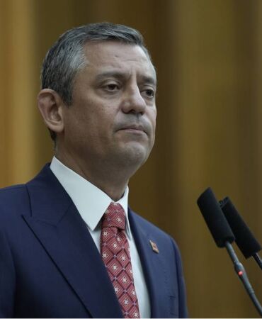 özgür özel