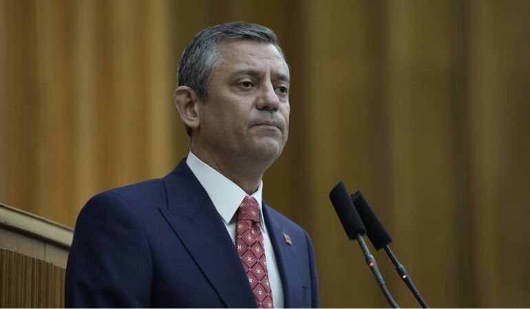 özgür özel