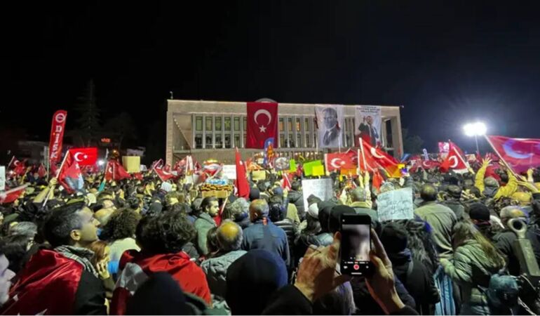 Kritik kararı İstanbul Barosu açıkladı: Ekrem İmamoğlu protestolarına getirilen yasaklar hukuka aykırı!