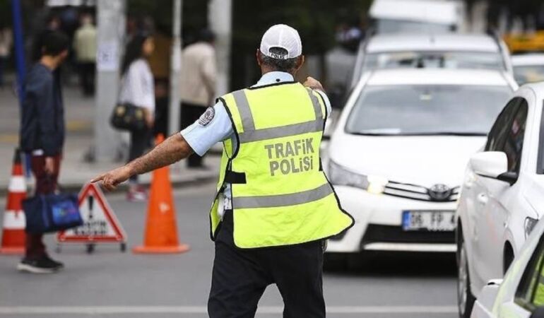 İstanbul’da bazı yollar trafiğe kapatıldı