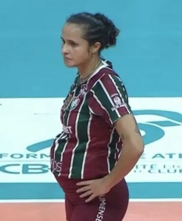 5 aylık hamile voleybolcu sahaya çıktı!