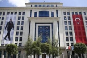 AKP Genel Merkezi'nde bir özel harekat polisi beylik tabancasıyla intihar etti