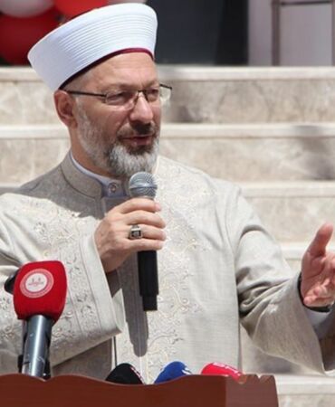 Ali Erbaş’tan dikkat çeken yapay zeka açıklaması 'Ayet sordum, hayretler içinde cevapladı'