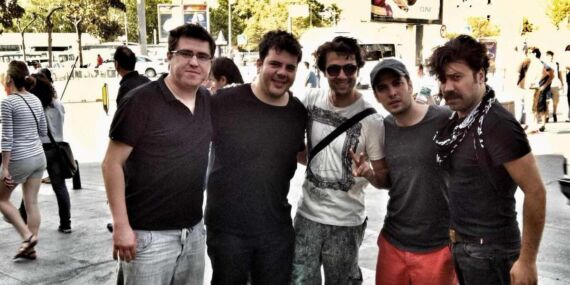 Çok Güzel Hareketler Bunlar ekibi oyuncusundan ‘üç adam’a tepki! ‘Zorunuza gitmiyor mu?’