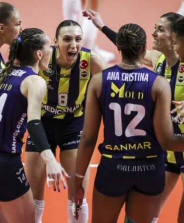 Dev derbide zafer Fenerbahçe Medicana'nın Finalde rakip Vakıfbank!