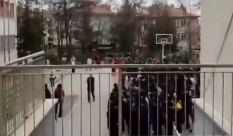 Gençliğe Hitabe'yi okuyan öğrenciler okuldan atıldı