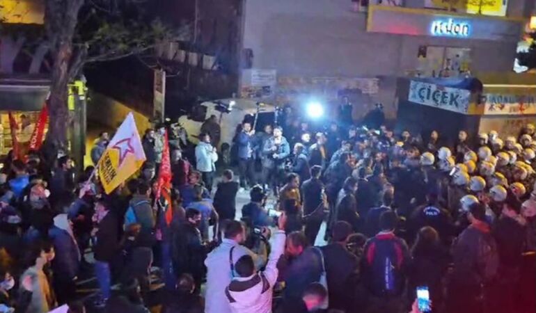 'Gençlik Ayakta' yürüyüşüne polis müdahalesi Ankara'da öğrencilerin önü kesildi!