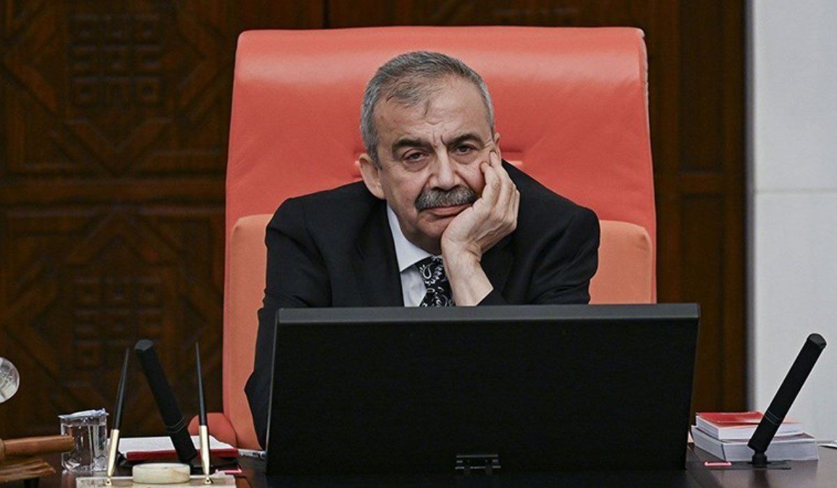 Kalp krizi geçirmişti… Sırrı Süreyya Önder'in sağlık durumu hakkında DEM Parti Sözcüsü Doğan'dan açıklama
