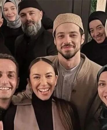 Kızıl Goncalar veda etti Setin son günü duygusal anlara sahne oldu
