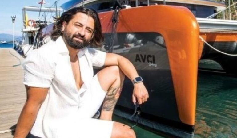 Koray Avcı şehirden vazgeçti, teknede yeni bir hayat kurdu “güne kaptan gibi başlıyorum”