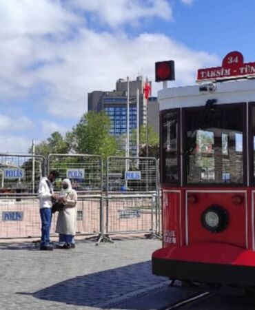 Taksim'de '1 Mayıs' ablukası Meydan bariyerlerle çevrildi!