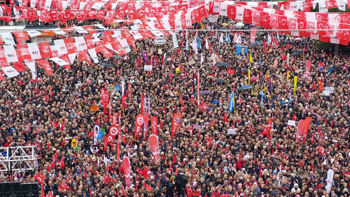 ÖZGÜR ÖZEL, 'MİLLET İRADESİNE SAHİP ÇIKIYOR' MİTİNGLERİNİ SAMSUN'DAN BAŞLATTI