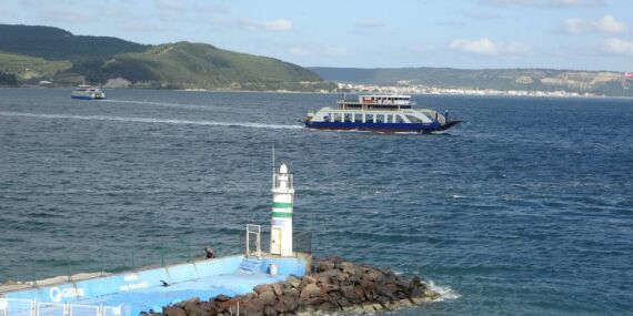 Fırtına uyarısı yapılmıştı: Bozcaada ve Gökçeada’ya tüm feribot seferleri iptal edildi