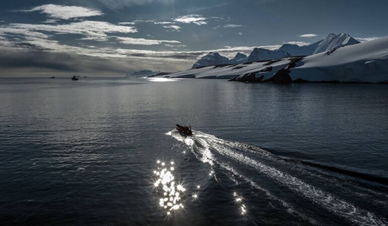 Lüks tatil, Cumhurbaşkanı yardımcısının başını yedi!