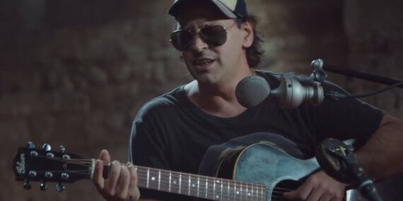 Duman grubunun solisti Kaan Tangöze’den ‘Espressolab’ çıkışı: ‘Vodka portakalımı yudumluyorum’