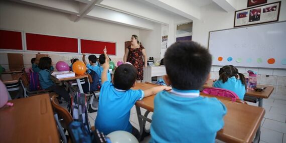 Okullarda bağımlılıkla mücadele adımı: Biyolojik test değil anket yapılacak!