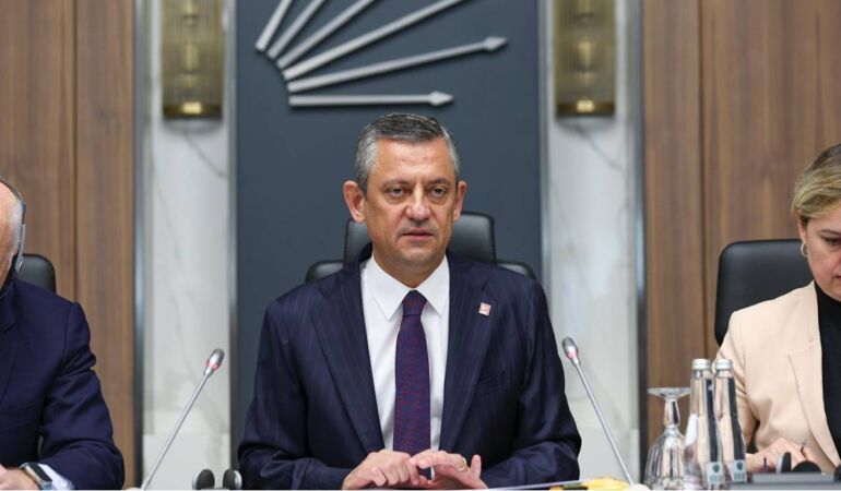 özgür özel
