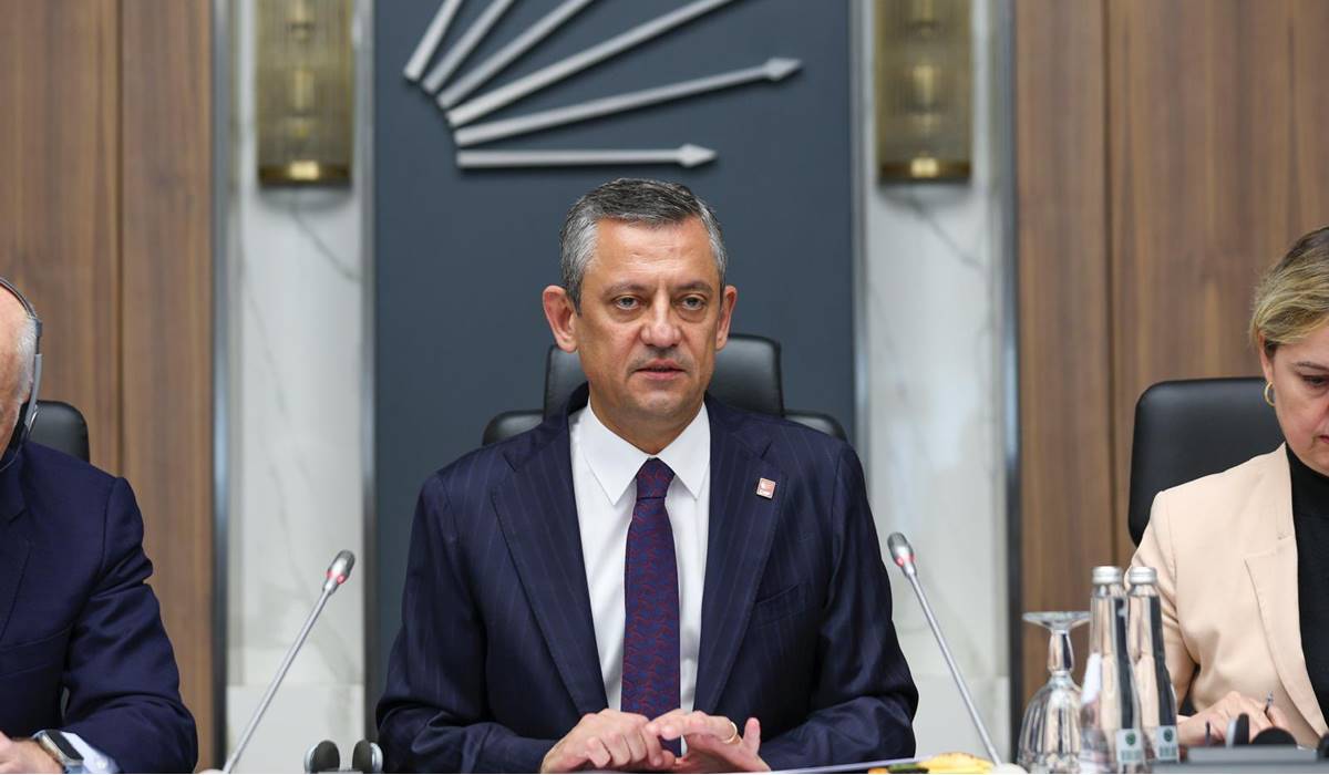 özgür özel
