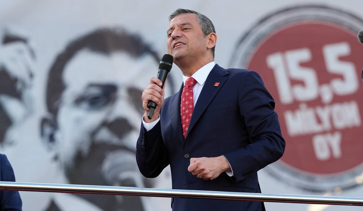 özgür özel
