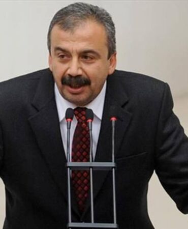 sırrı süreyya önder