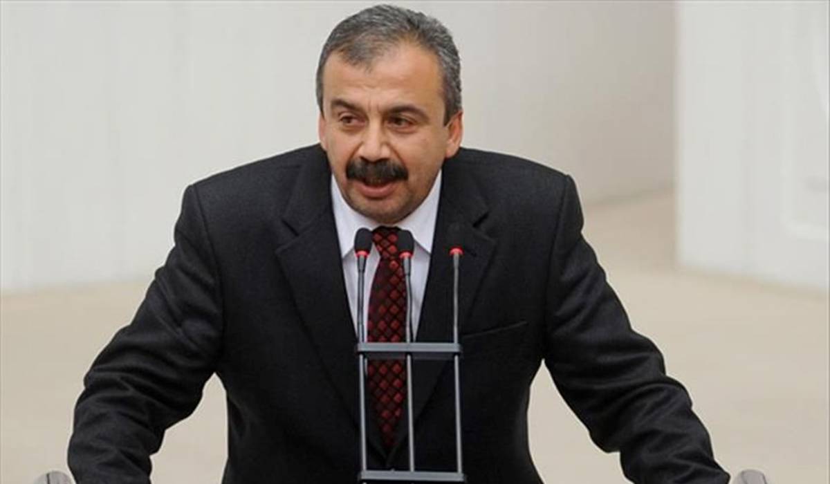 sırrı süreyya önder