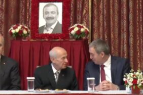 99 gün sonra Meclis'te! Devlet Bahçeli'den Sırrı Süreyya Önder'in fotoğrafını sevdi