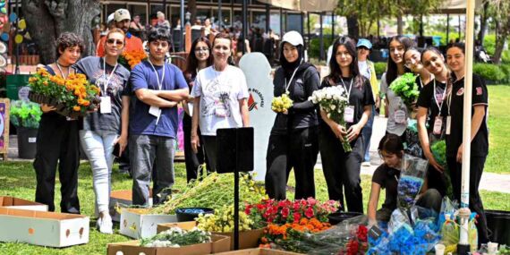 Antalya’da bahar çiçeklerle can buldu: Muratpaşa’da Çiçek Desenleri Günleri başladı