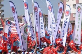 Binlerce işçi Kartal Meydanı'nda adalet için haykırdı 'Vergide adalet, ücrette adalet!'