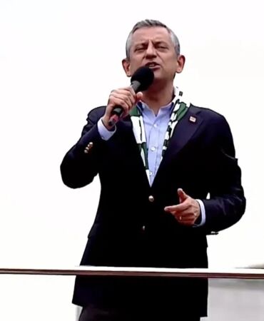 Bursa’da 'Millet iradesine sahip çıkıyor' mitingi... Özgür Özel 'Ahtapotu sadece kendisi görüyor!'