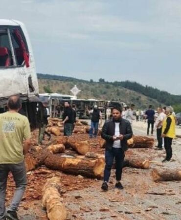 Çanakkale'de korkunç kaza! 6 kişi hayatını kaybetti, çok sayıda kişi yaralı